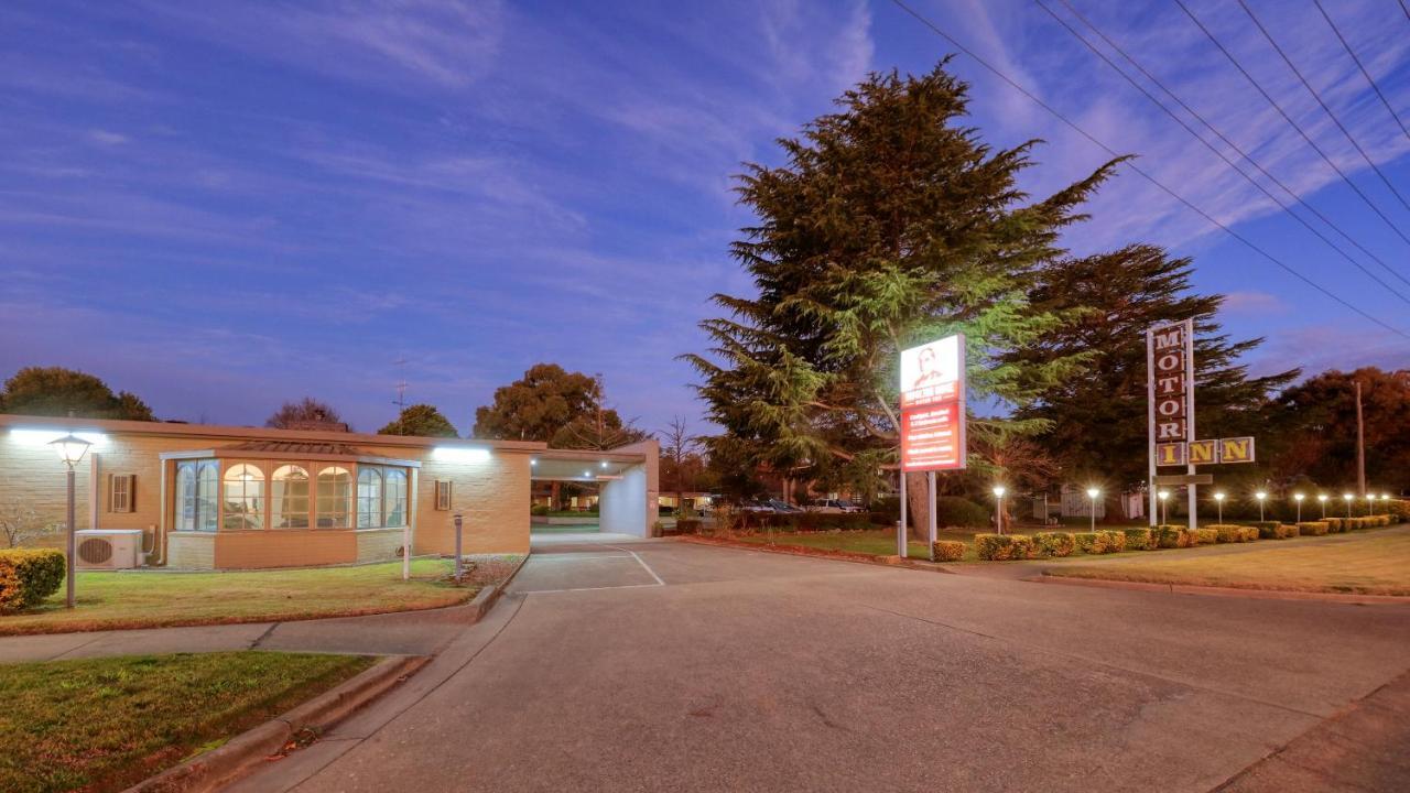 Hamilton Hume Motor Inn Яс Екстериор снимка