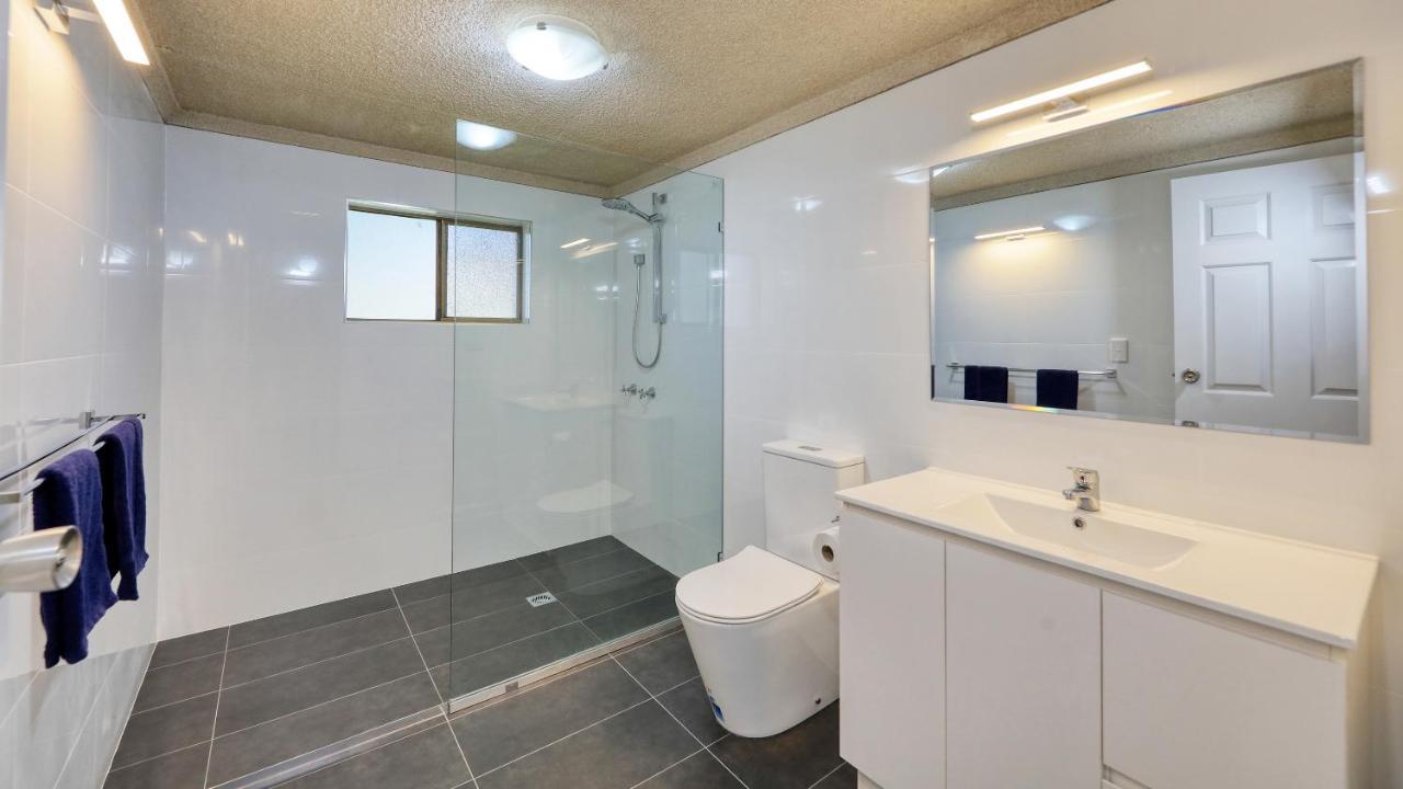 Hamilton Hume Motor Inn Яс Екстериор снимка